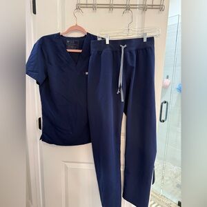 Figs navy scrub set